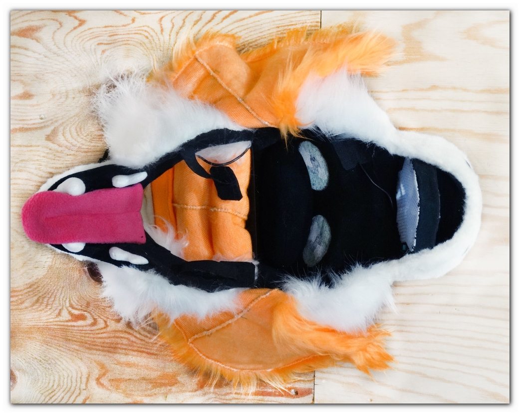 Mask of fursuit in the open position #Oraiste #furr_club #fursuit