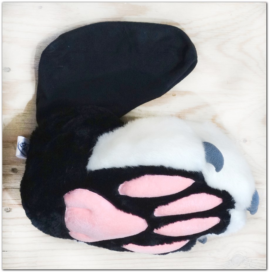 FeetPaws design #Vitallion Fox fursuit #furr_club #fursuit #Paws