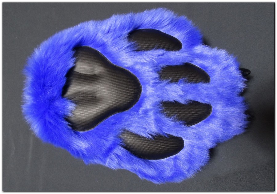 Hyena_feetpaws #furr_club #fursuit #Paws