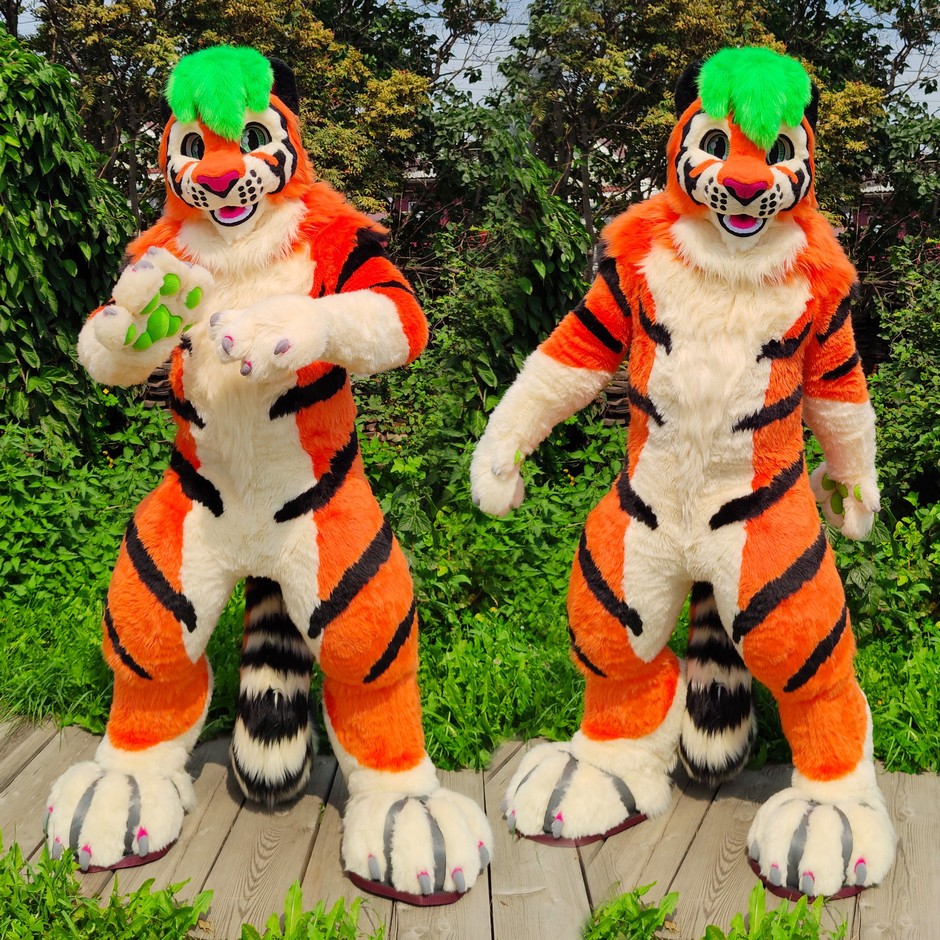 #furr_club #fursuit #Tiger fursuit