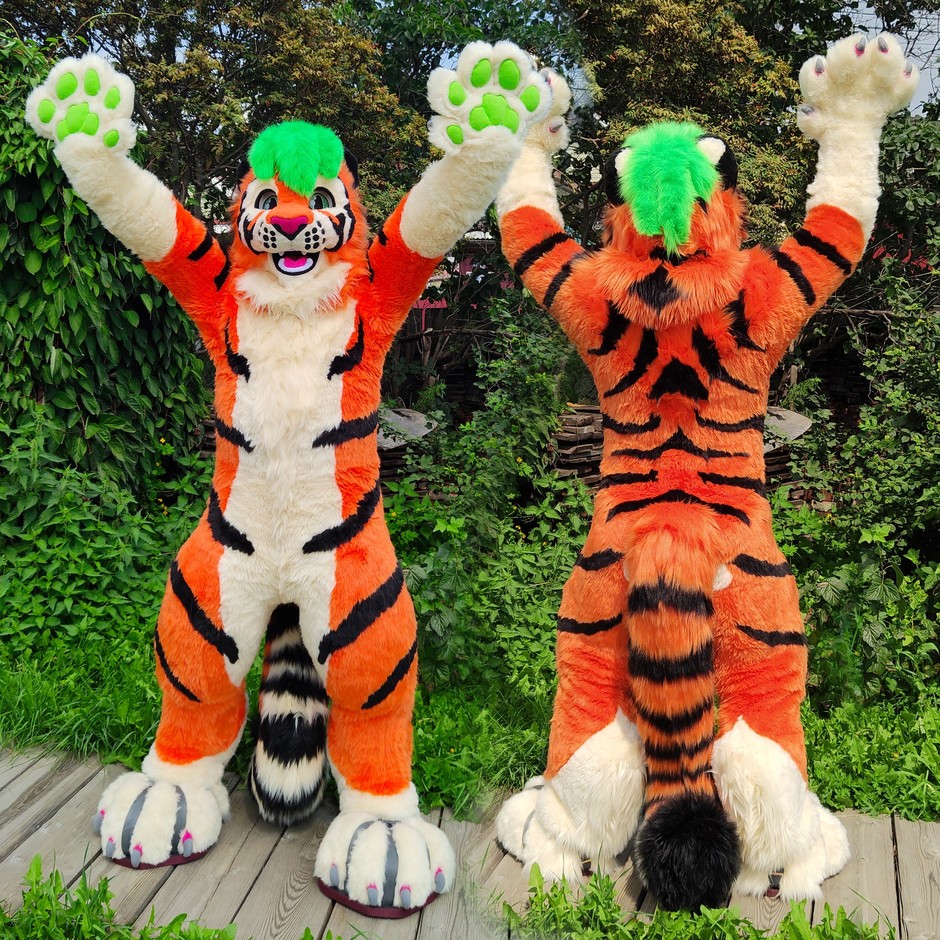 #furr_club #fursuit #Tiger fursuit