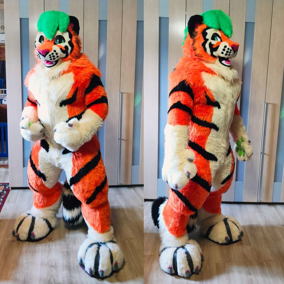 #furr_club #fursuit #Tiger fursuit