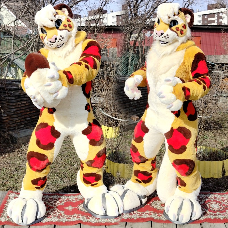 #furr_club #fursuit #Leopard fursuit