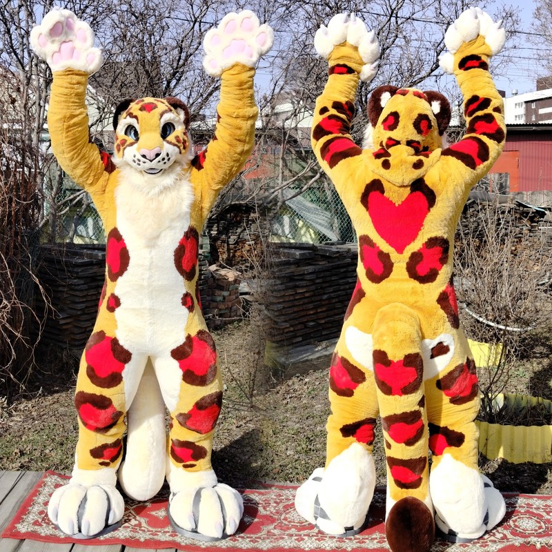 #furr_club #fursuit #Leopard fursuit