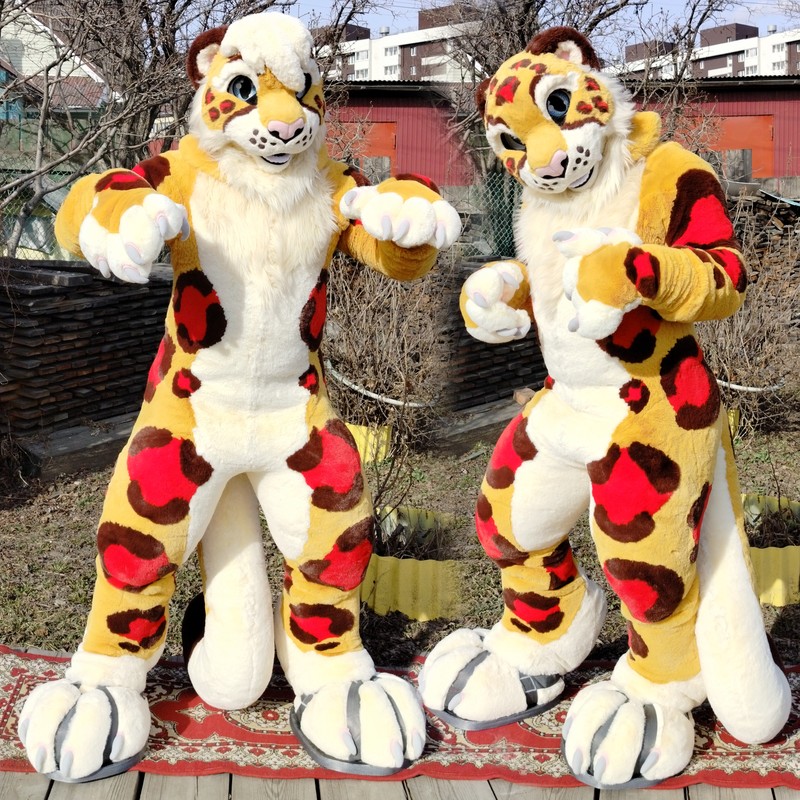 #furr_club #fursuit #Leopard fursuit
