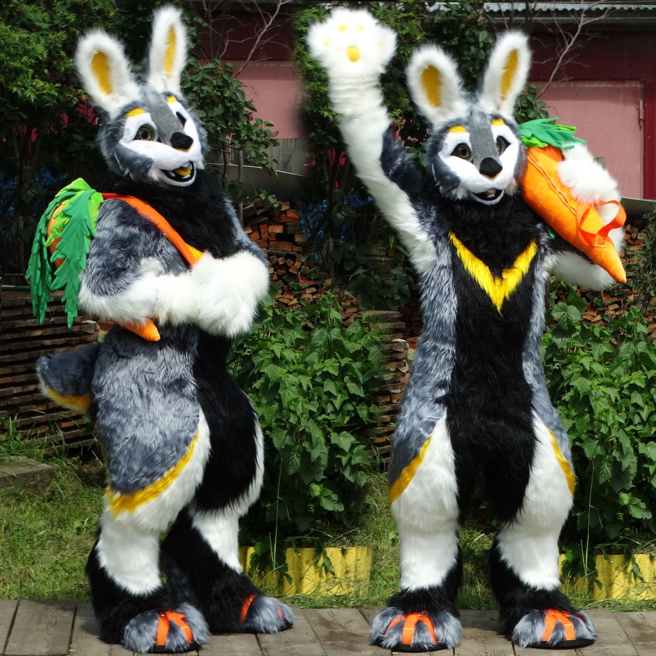 #furr_club #fursuit #KDub-The-Hare #carrot/backpack