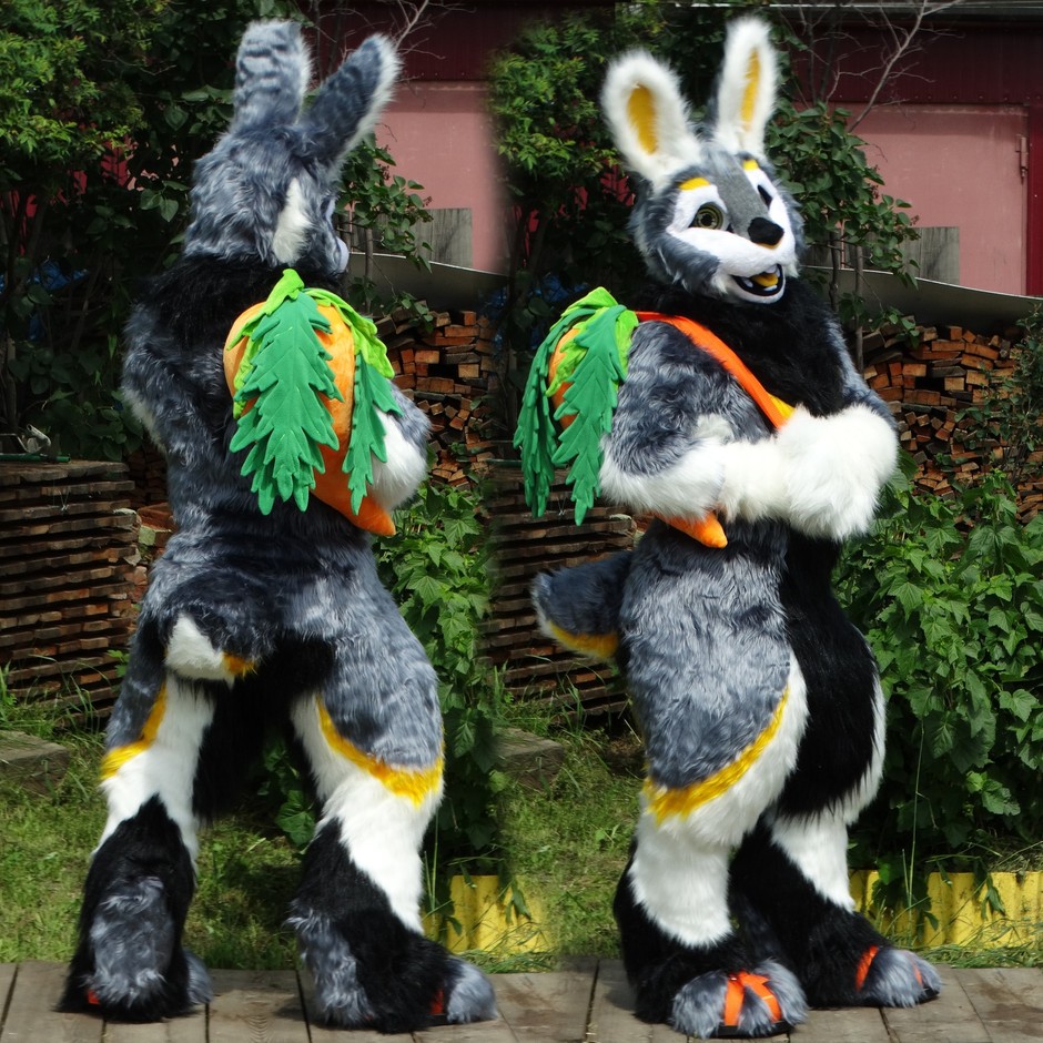 #furr_club #fursuit #KDub-The-Hare #carrot/backpack