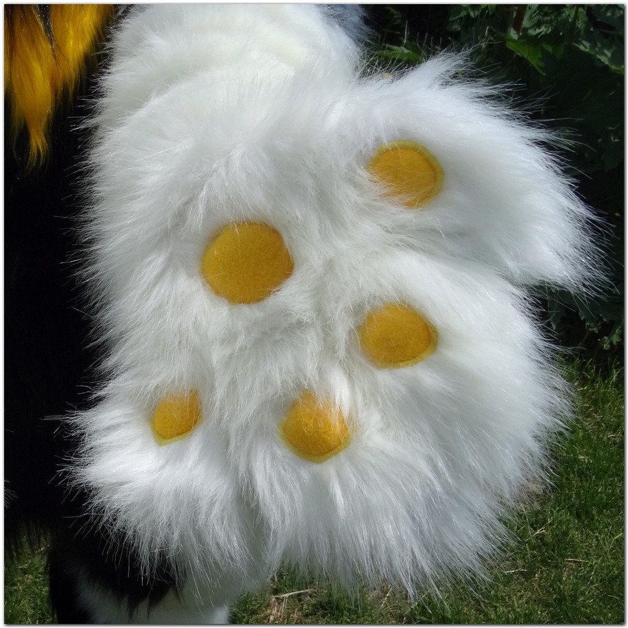 Paws design of Hare fursuit #furr_club #fursuit #Paws