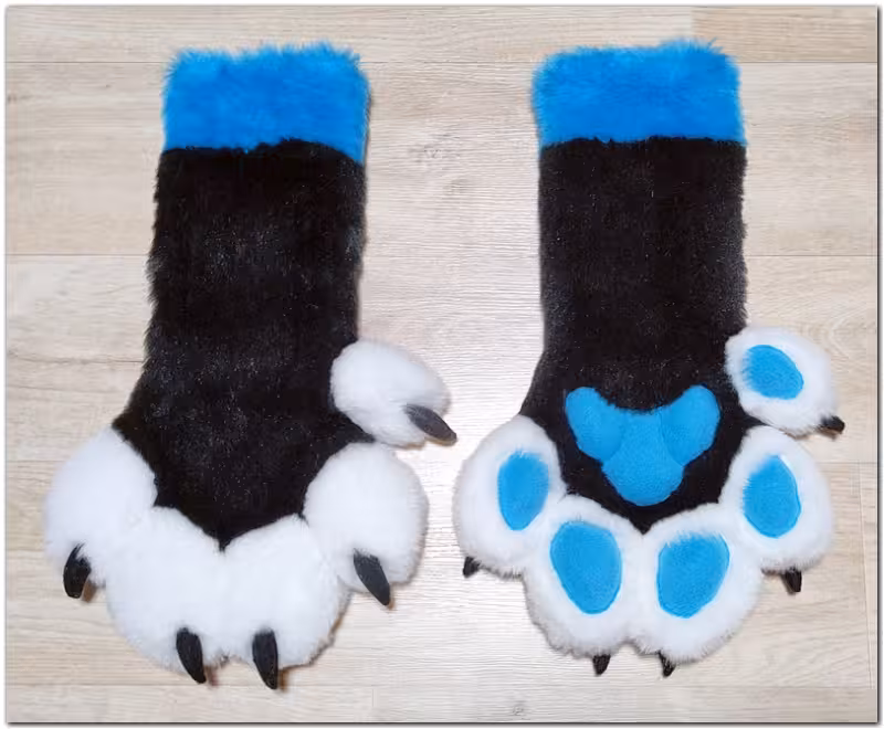 Paws design of Wolf fursuit #furr_club #fursuit #Paws