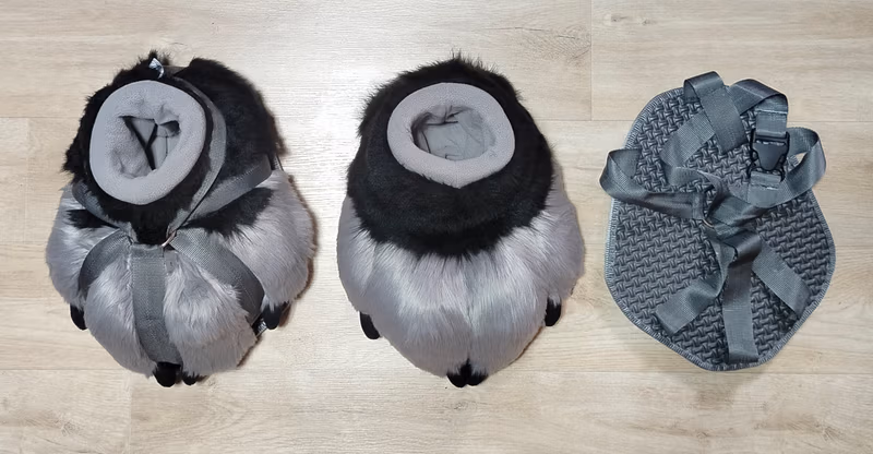 Description of the Booker Fox fursuit paws.